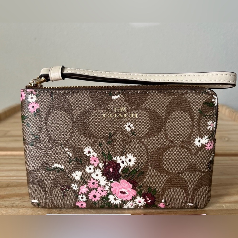 Coach Corner Zip Wristlet In Signature Canvas With blossom Print